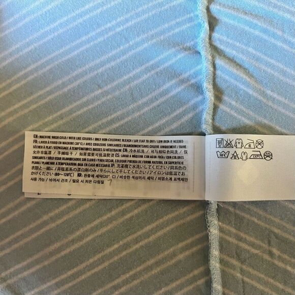 NWOT - S - Abercrombie & Fitch Blue Striped t-shirt - Picture 4 of 5